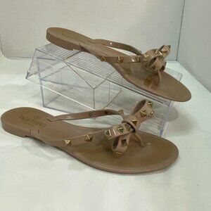 Valentino Garavani Rockstud Bow Jelly Thong Flip Flop Sandals Nude Beige 39